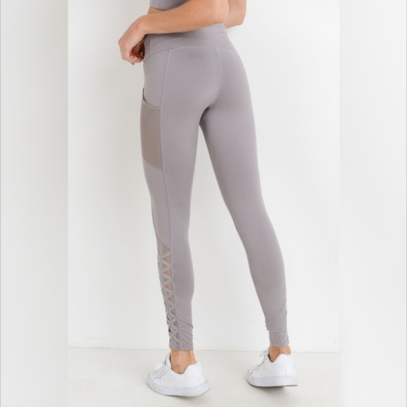 Hybrid Mesh & Lattice Straps Full Pocket Leggings - Picture 3 of 5